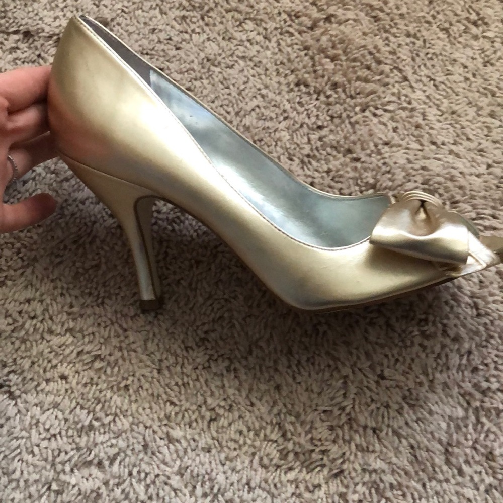 Shoes - Picture 4 of 4